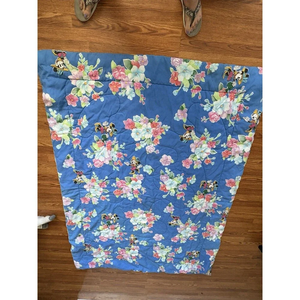 Vintage Minnie Mouse Quilted Twin Size Comforter Floral Gardening 1990’s